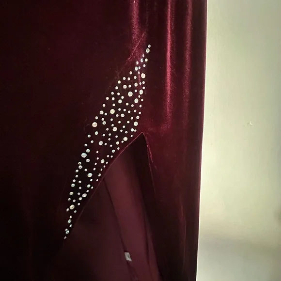 City Studio Strapless Burgundy Dress - Picture 7 of 10